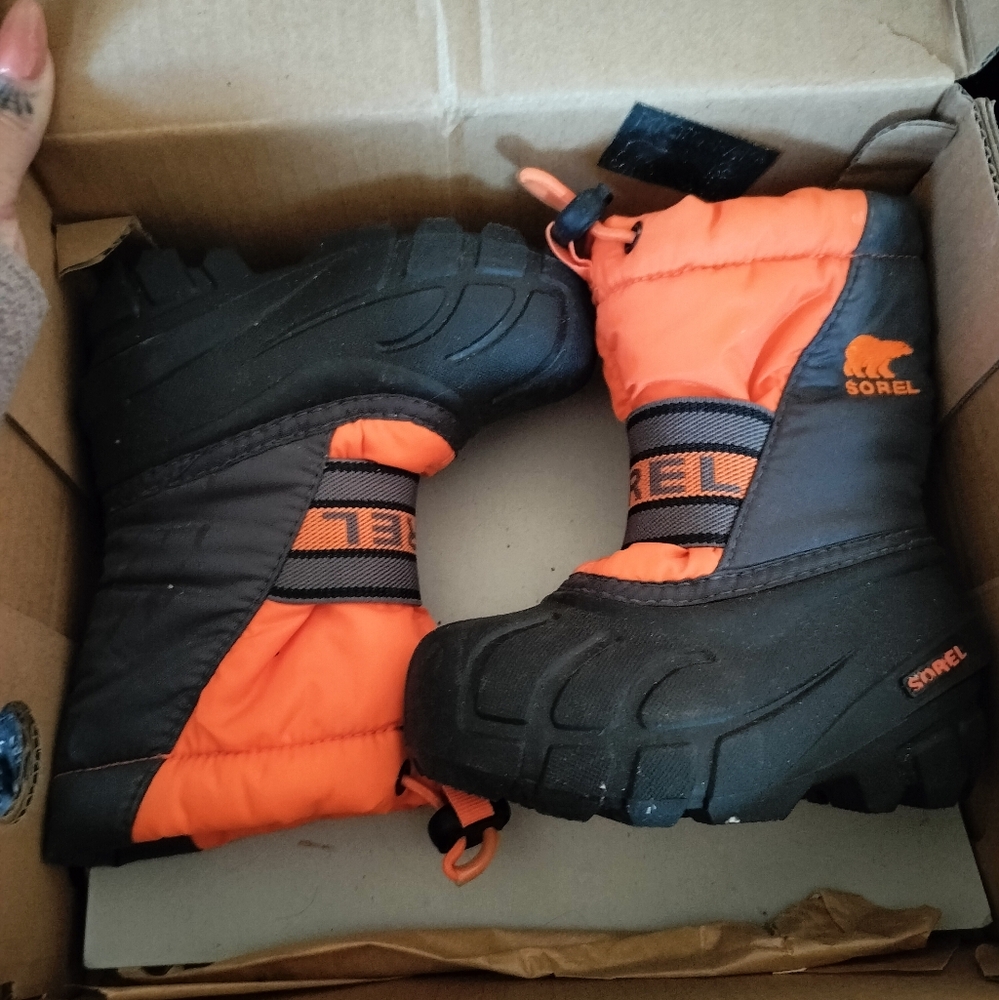 Boys Sorel boots 5t